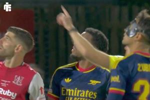 Meciul lui Arsenal, oprit! Jucătorii au plecat la vestiare » Ce a apărut pe cer