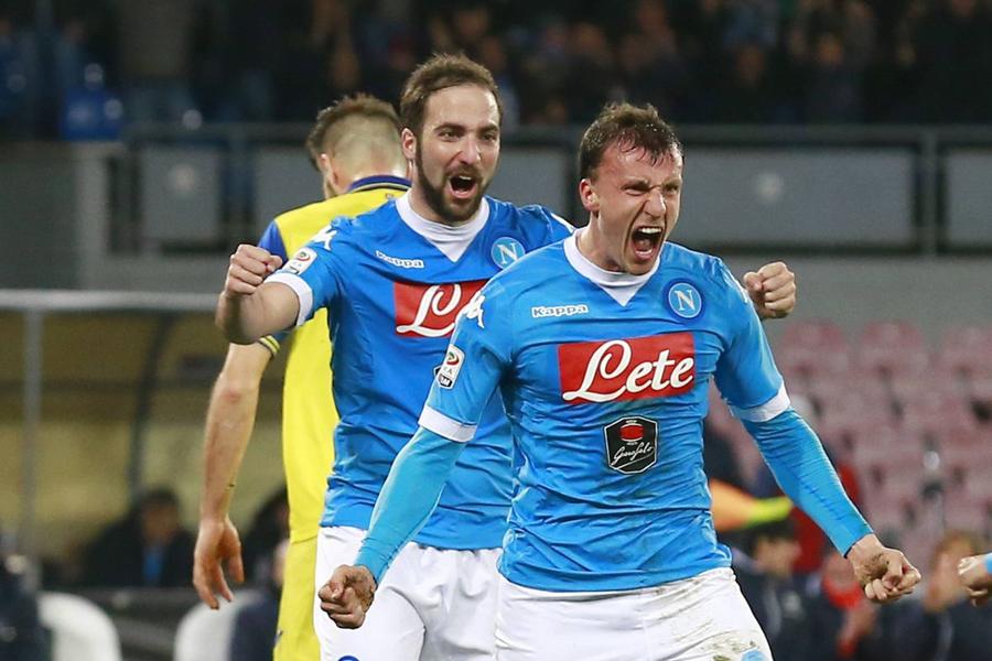 Vlad Chiricheș, lângă Gonzalo Higuain la Napoli Vlad Chiricheș surprinde! » Spune că NU Harry Kane a fost cel mai bun fotbalist alături de care a jucat: „Dar știți ce făcea o dată la două săptămâni?”
