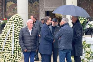 Viorel Păunescu va fi înmormântat astăzi » Nume importante din fotbalul românesc au venit să-l conducă pe ultimul drum pe fostul președinte al Stelei