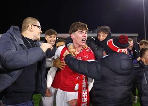 Meciul lui Arsenal, oprit! Jucătorii au plecat la vestiare » Ce a apărut pe cer