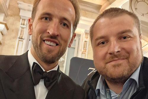 Emanuel Roșu, alături de Harry Kane / sursă foto: Facebook Emanuel Roșu