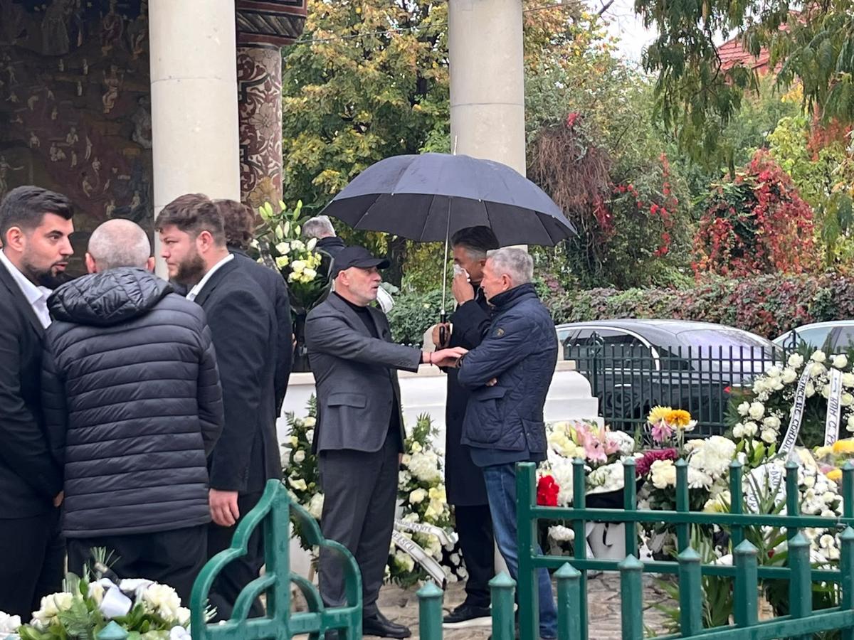 Înmormântarea lui Viorel Păunescu