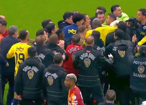 Derby-ul dintre Galatasaray și Turcia s-a terminat cu un scandal de proporții
