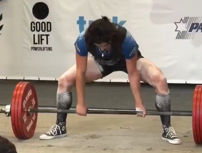 Sportiva care a urinat în timp ce încerca să ridice aproape 200 de ...