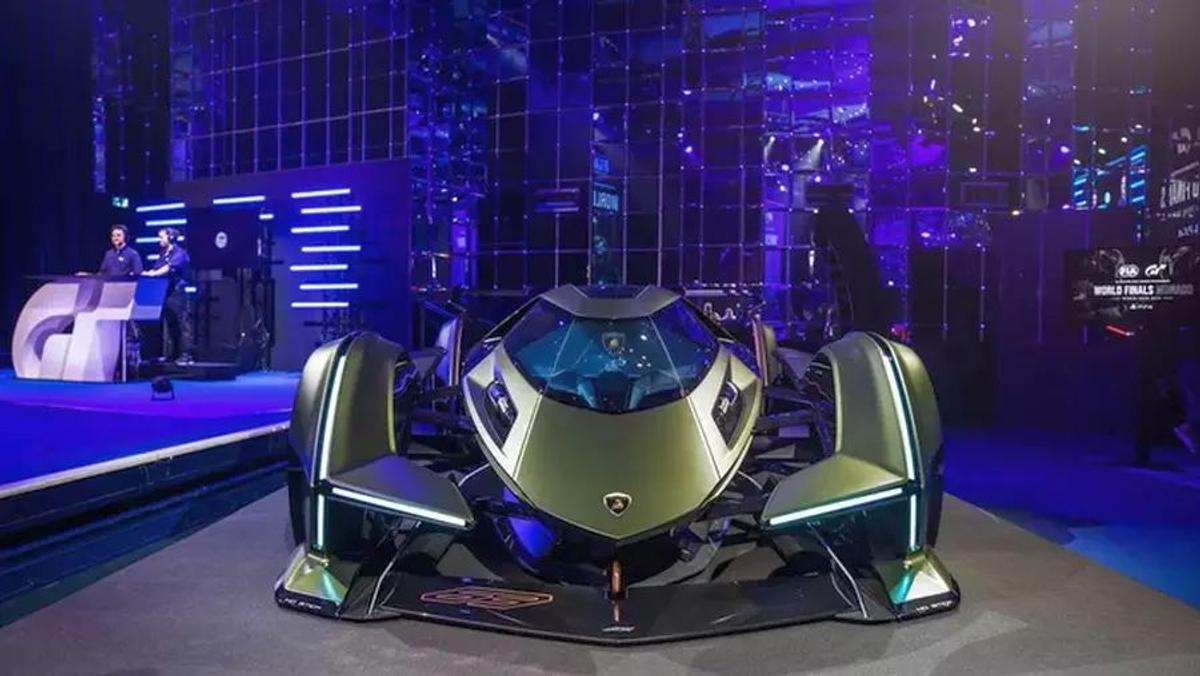 VIDEO+FOTO Care Tesla? Noul Lamborghini arată ca un Batmobile al viitorului