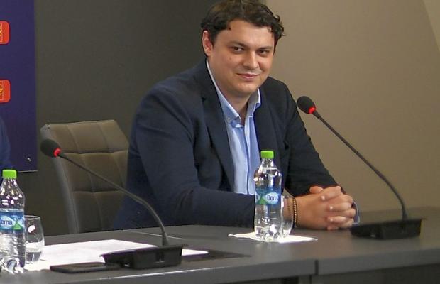Jurnalistul GSP Sebastian Culea despre ipocrizia jurnalistului angajat de FRF să izgonească ziariștii: „Îți mai aduci aminte când scriai că «în birourile FRF miroase a cătușe mai rău decât a pește în port»?!”