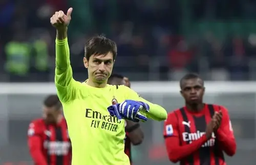 Portarul francez Mike Maignan (26 de ani) s-a recuperat după accidentare și îi va lua locul lui CIprian Tătărușanu (35 de ani) în poarta lui AC Milan.