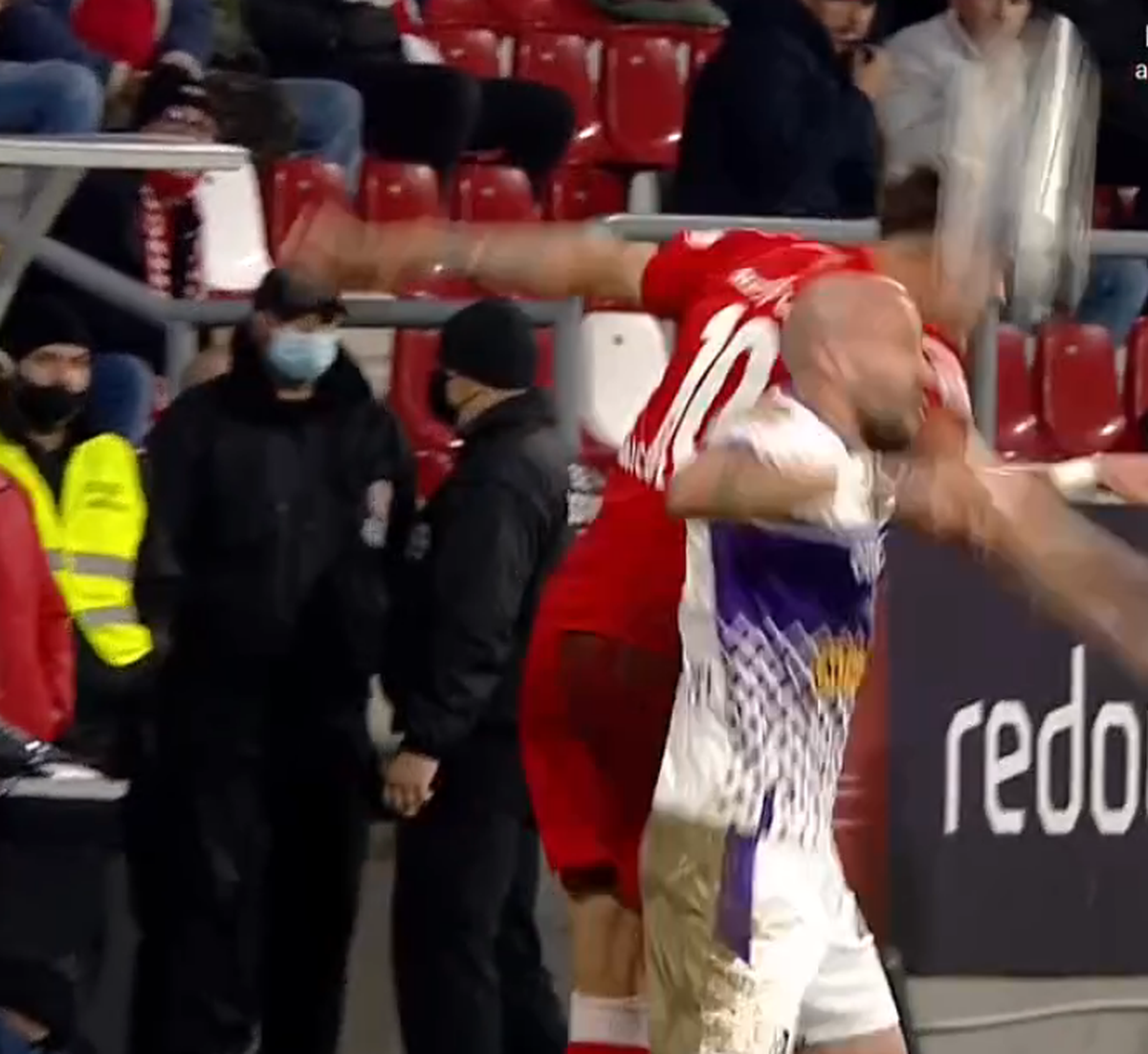 Latovlevici, lovit cu cotul în UTA - FC Argeș