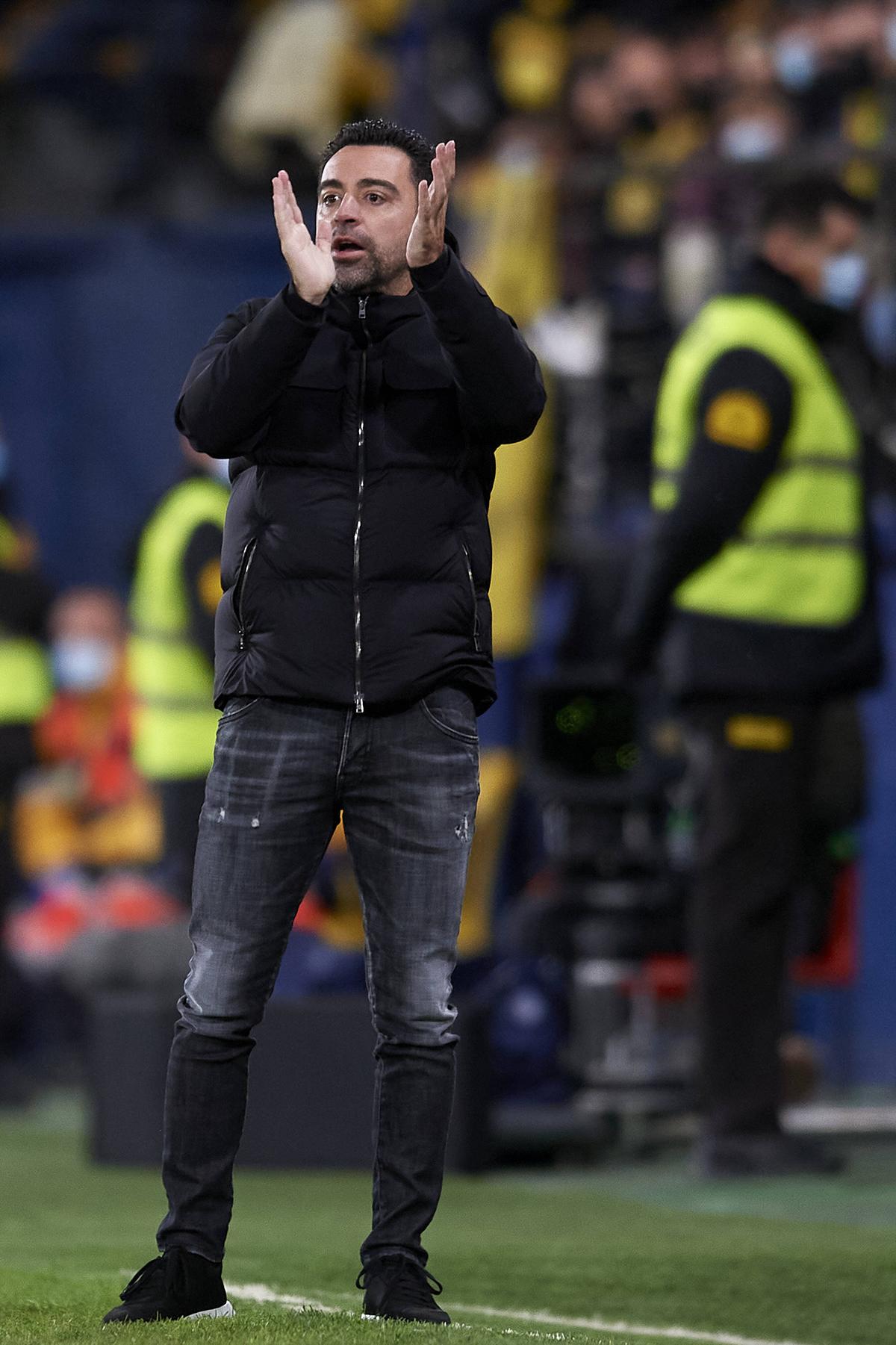 Atac pe tunel după Villarreal - Barcelona! Au sărit la Xavi și au făcut scandal pentru două penaltyuri refuzate » Poliția a intervenit!
