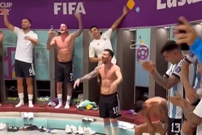 Leo Messi, sărbătorind în vestiar victoria Argentinei cu Mexic
