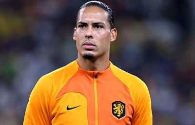 Van Dijk, pus la zid de Van Basten: „E băiat mare, trebuie să-și conducă echipa! Să-și asume mai mult" + Răspunsul fundașului