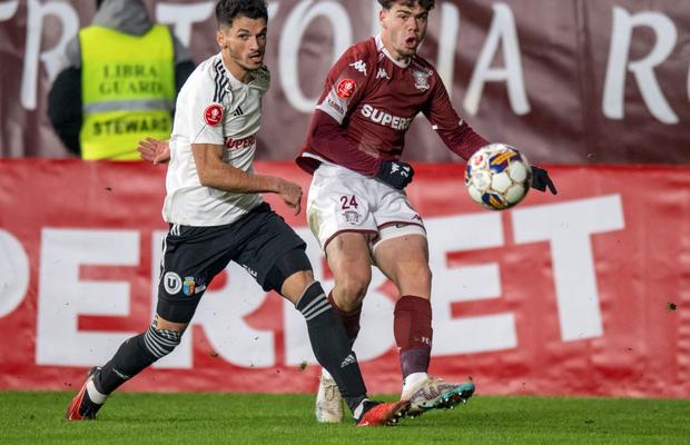 Ce nu s-a văzut la TV în derby-ul Rapid-U Cluj: Carla's Dreams, aplaudat la scenă deschisă + Neluțu Sabău, ironizat