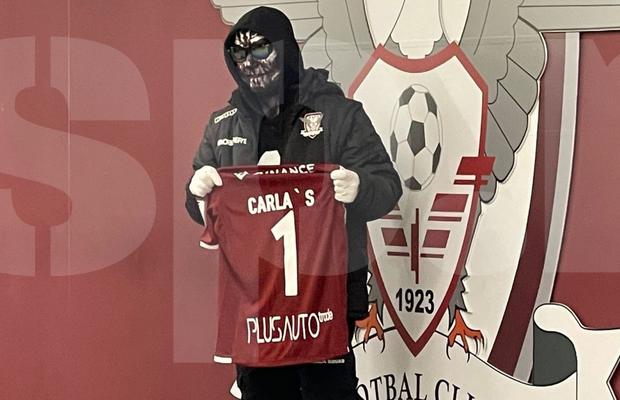 Prezență surpriză în Giulești » A fost în vestiar și a primit tricoul cu numărul 1