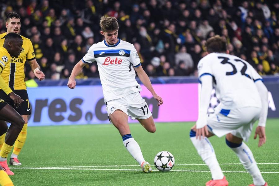 Charles De Ketelaere, în acțiune la unul dintre golurile marcate de Atalanta contra lui Young Boys / Foto: Imago Echipa momentului în Europa distruge totul în cale! „Jucăm minunat. Un privilegiu să faci parte din echipă”