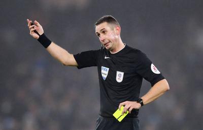 Arbitrul din Premier League care l-a înjurat pe Jurgen Klopp, suspectat că este implicat în pariuri! » Mărturia unui apropiat: „M-a întrebat după meci dacă am pariat”