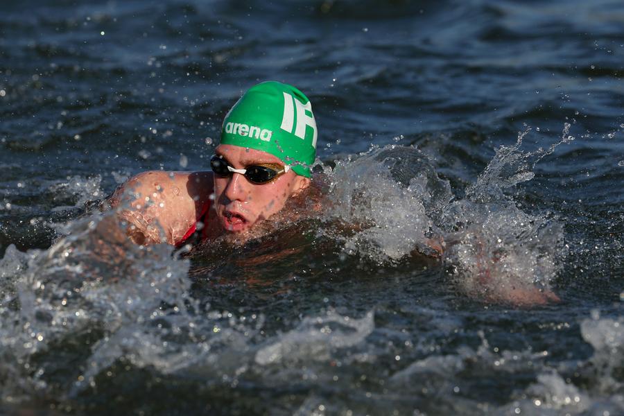 Daniel Wiffen înotând în Sena la Paris FOTO Guliver/GettyImages Înotătorul Daniel Wiffen și dilemele sale: „După ce devii campion olimpic, te întrebi ce rost mai are să iei startul într-o altă cursă”