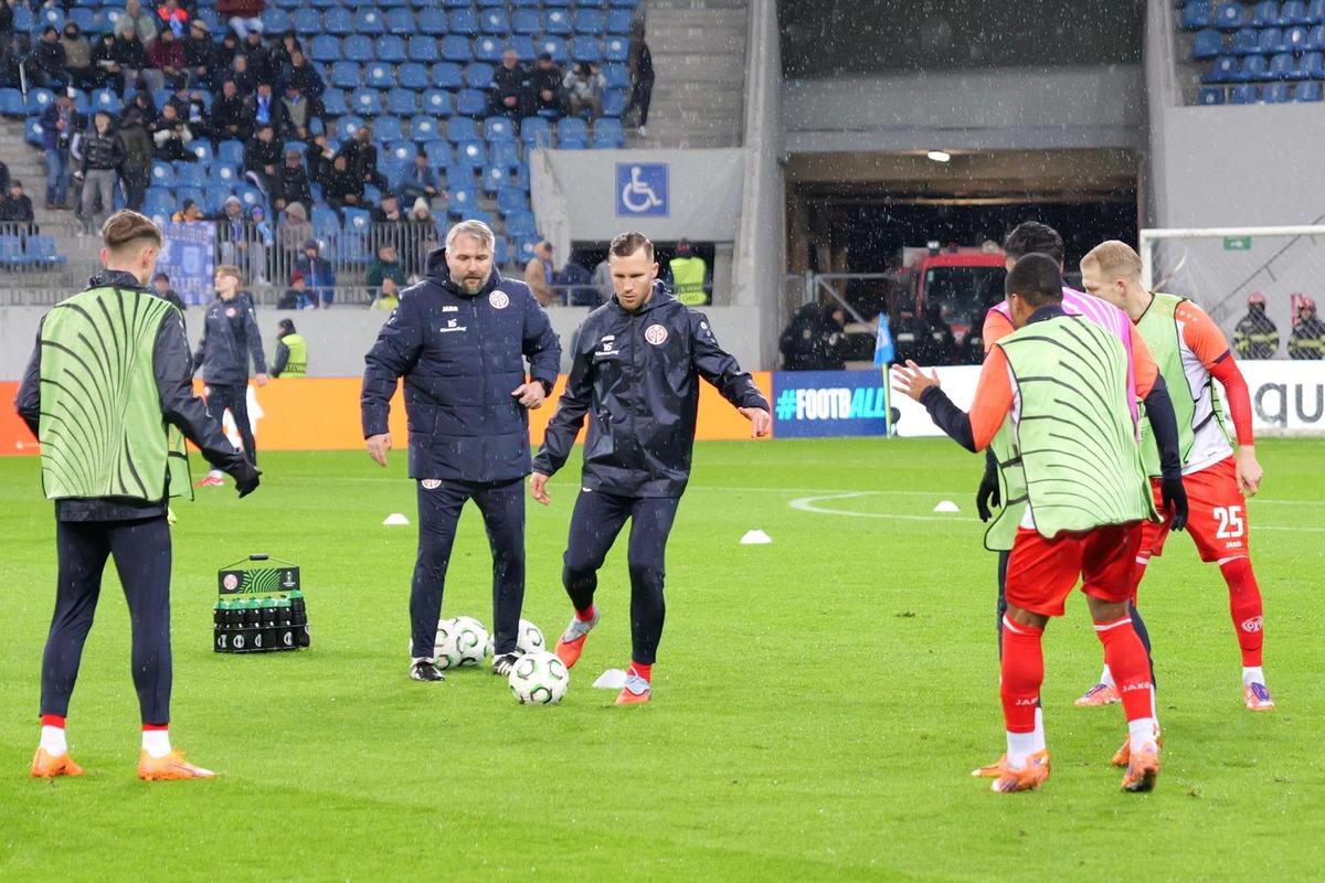 Universitatea Craiova - Mainz, imagini de la încălzire