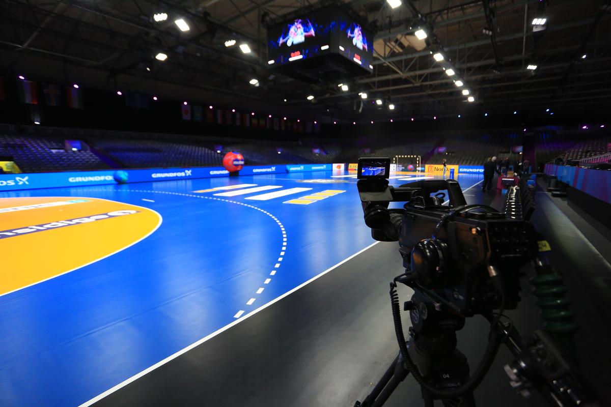 Mai mult decât o arenă de handbal » Cum arată Rotterdam Ahoy, „labirintul” în care România joacă la CM de handbal: imagini impresionante din culise! + cât costă o bere la 350 ml