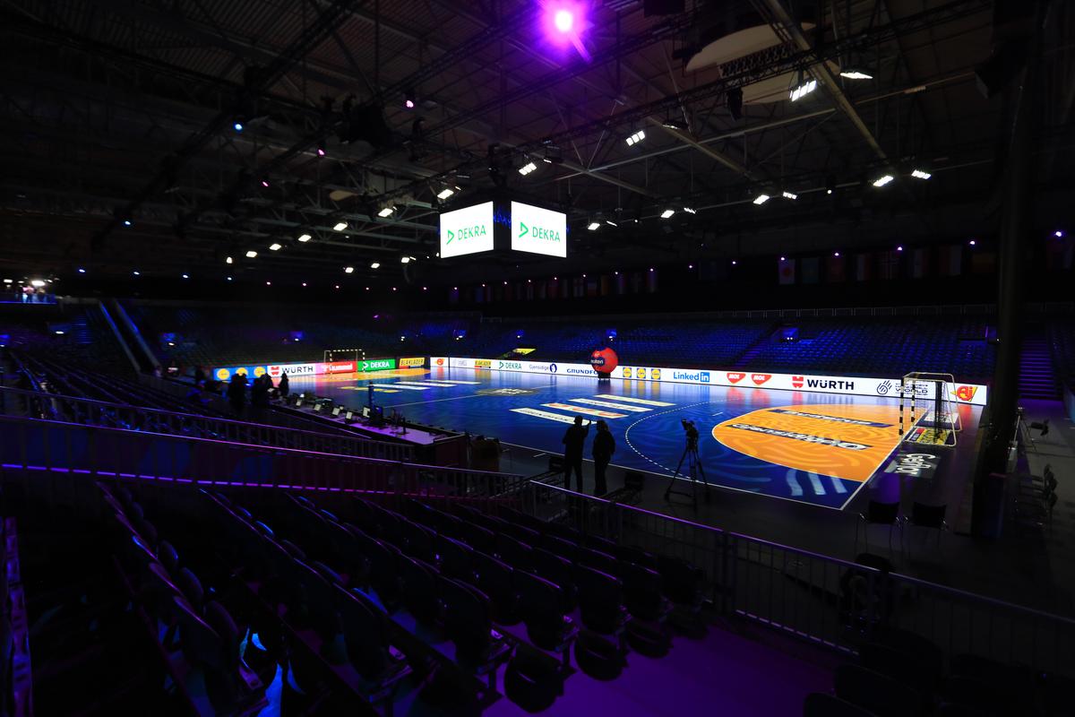 Mai mult decât o arenă de handbal » Cum arată Rotterdam Ahoy, „labirintul” în care România joacă la CM de handbal: imagini impresionante din culise! + cât costă o bere la 350 ml
