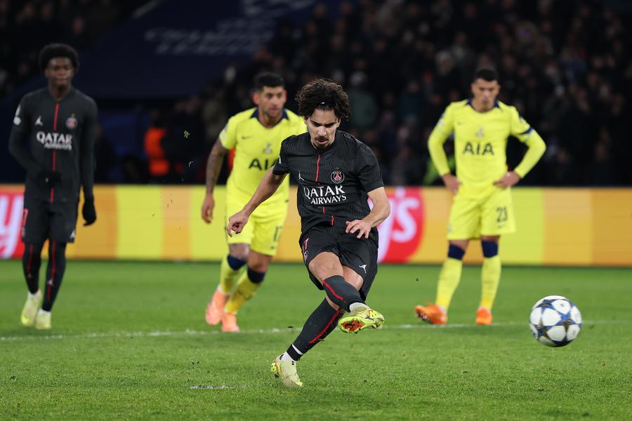Vitinha a înscris 3 goluri contra lui Tottenham // foto: Guliver/gettyimages Bătut de PSG, antrenorul lui Tottenham a găsit „următorul Balon de Aur”: „WOW, ce jucător!”