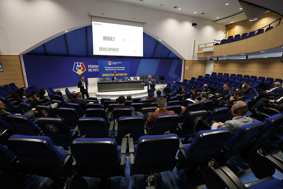 Imagini de la Cursul de Director Sportiv, organizat de FRF