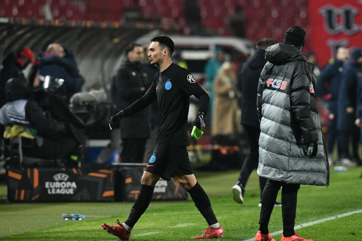 Imagini de la finalul meciului Steaua Roșie - FCSB