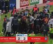 Meci BRUTAL: 17 eliminări, antrenor cu capul spart și gaze lacrimogene pe teren!