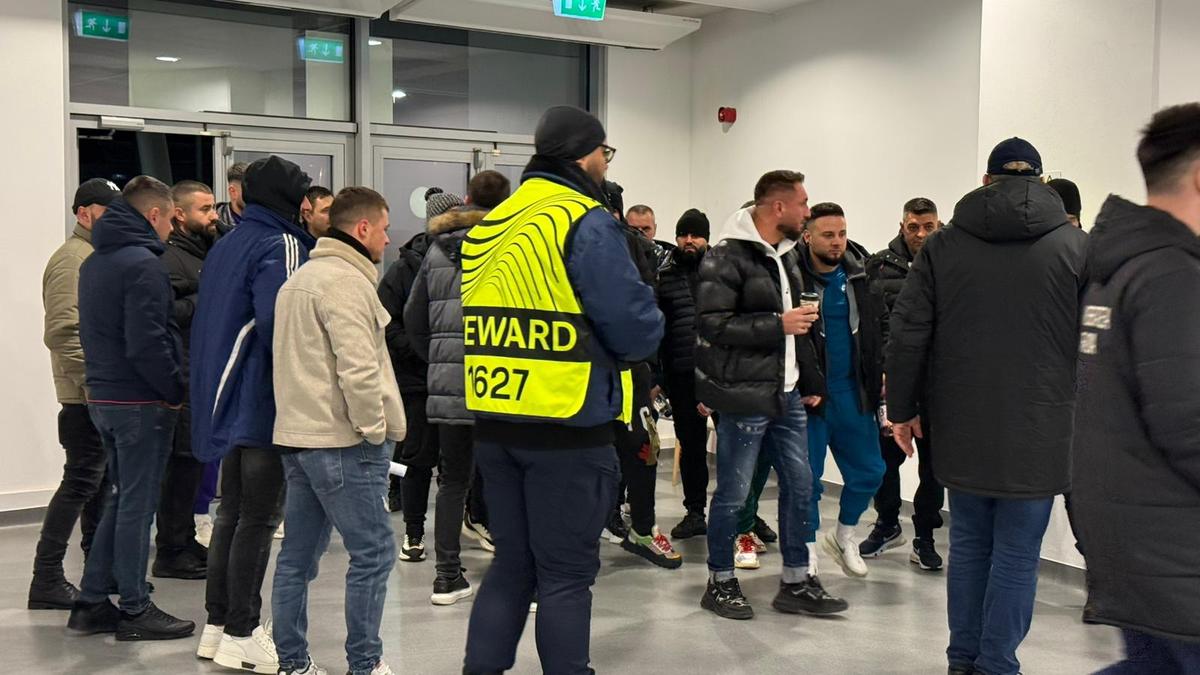 Prezență neașteptată pe „Ion Oblemenco” » Din penitenciar, lângă masa presei, la Craiova - Mainz