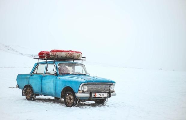 Alertă "cod portocaliu": kit-ul de iarnă pe care majoritatea șoferilor îl ignoră