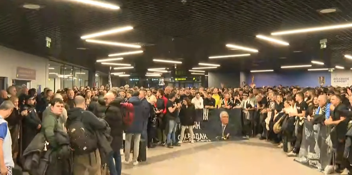 Ultrașii rivalei au invadat aeroportul din Belgrad înainte de Steaua Roșie - FCSB: Belodedici prins între fani