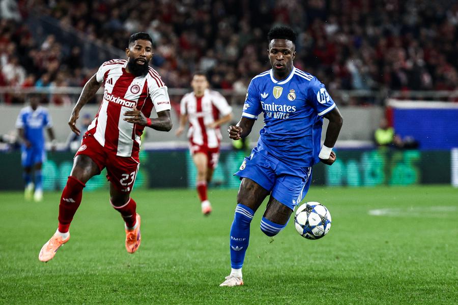 Vinicius versus Rodinei // foto: Imago Images Ofertă din Premier League pentru Vinicius! » 155 de milioane de euro