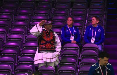 Cu fanii români nu te plictisești! » Prezențe de senzație în tribune, la România - Croația, debutul în grupa de Mondial