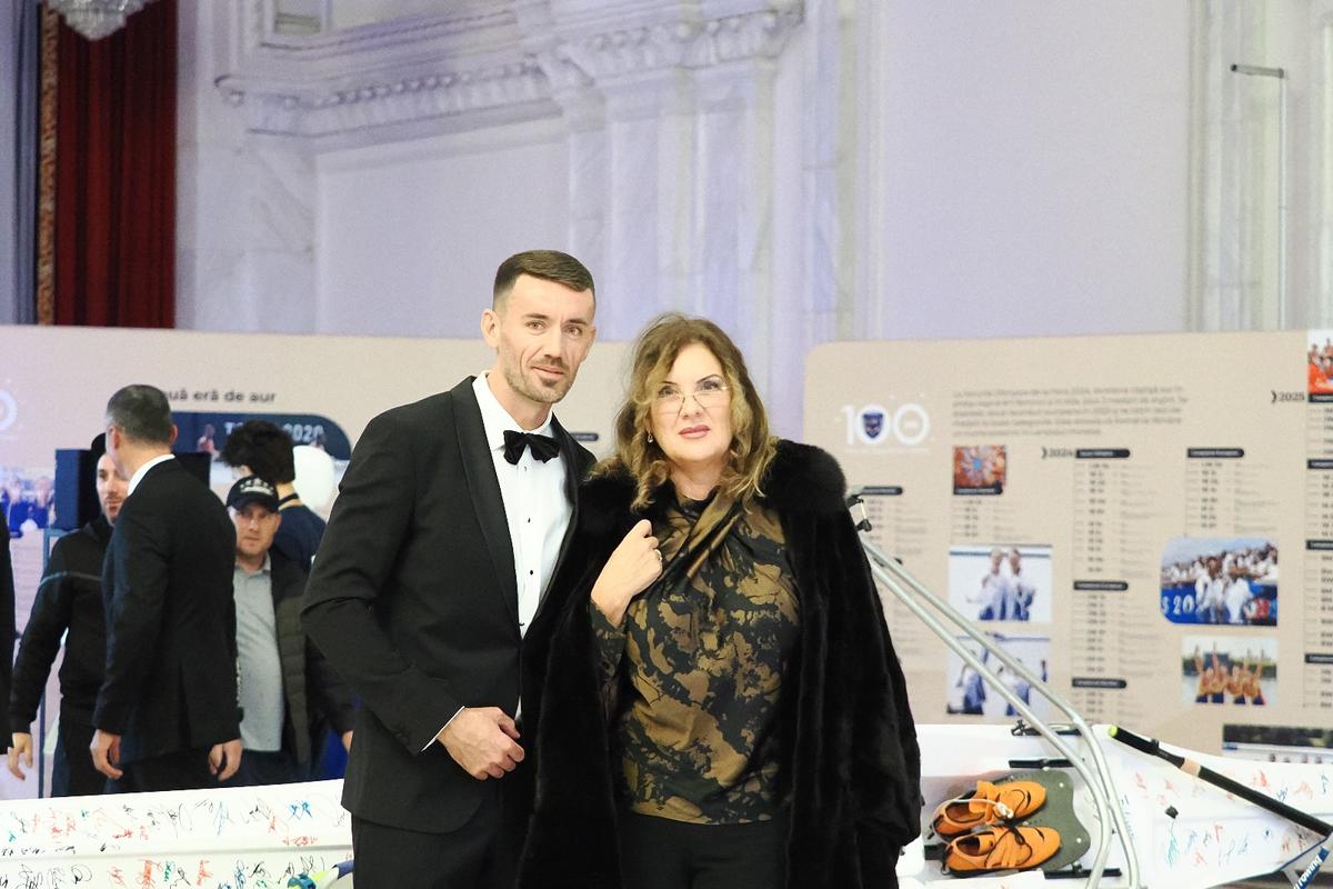 Gala Canotajului românesc a sărbătorit fastuos la Palatul Parlamentului 100 de ani de medalii, strălucire și muncă