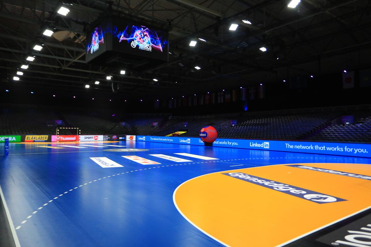 Mai mult decât o arenă de handbal » Cum arată Rotterdam Ahoy, „labirintul” în care România joacă la CM de handbal: imagini impresionante din culise! + cât costă o bere la 350 ml