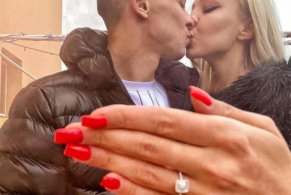 GALERIE FOTO Cererile în căsătorie, la modă în România! Rebeca i-a spus „da” unui jucător de la CFR Cluj