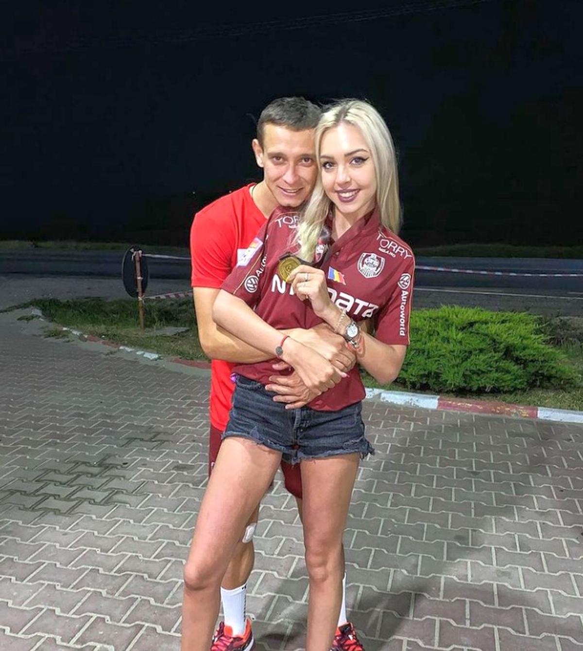 GALERIE FOTO Cererile în căsătorie, la modă în România! Rebeca i-a spus „da” unui jucător de la CFR Cluj