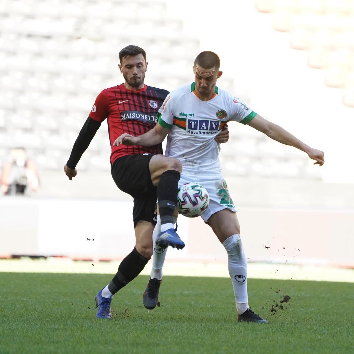 GAZIANTEP – ALANYASPOR 3-1. Marius Șumudică, împărat în Turcia! An FANTASTIC la Gaziantep