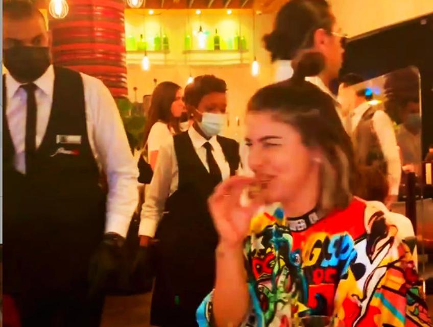 Bianca Andreescu (20 de ani, 7 WTA) își petrece sărbătorile de iarnă la Dubai. Campioana de la US Open 2019 l-a vizitat pe celebrul bucătar Salt Bae.