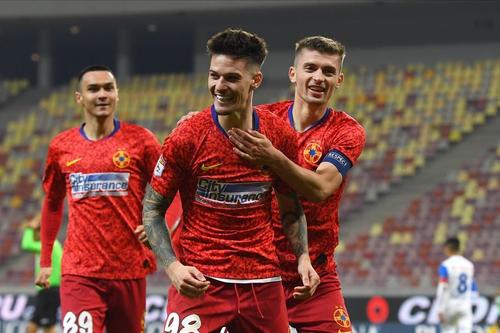 Dennis Man (22 de ani) nu se grăbește să plece de la FCSB, în ciuda faptului că Gigi Becali pare să intensifice manevrele pentru un transfer.