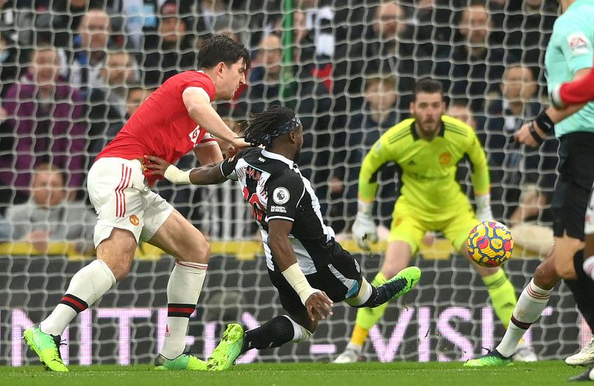 Faza golului: Maguire a fost depășit cu ușurință de Saint-Maximin, care a marcat un gol spectaculos, de la 14 metri // FOTO:Guliver/GettyImages