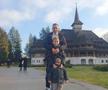 Vasile Buhăescu, atacantul „câinilor",  rugându-se alături de copii, la mănăstire