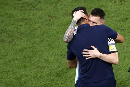Lionel Scaloni, 44 de ani, va rămâne pe banca Argentinei până în 2026.