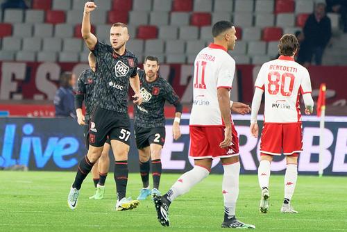 George Pușcaș, decisiv în Bari - Genoa // foto: Imago Images