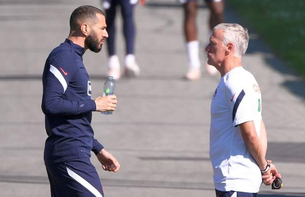 Scandalul ia amploare » Agentul lui Benzema îl atacă pe Deschamps și vine cu probe: „De ce i-ai cerut să plece atât de repede?”