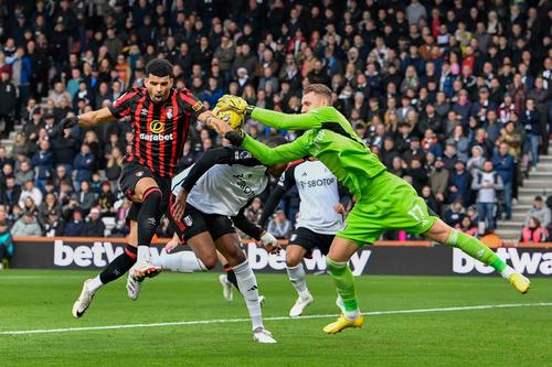 Bernd leno a primit trei goluri și multe huiduieli la Bournemouth // Foto: Imago