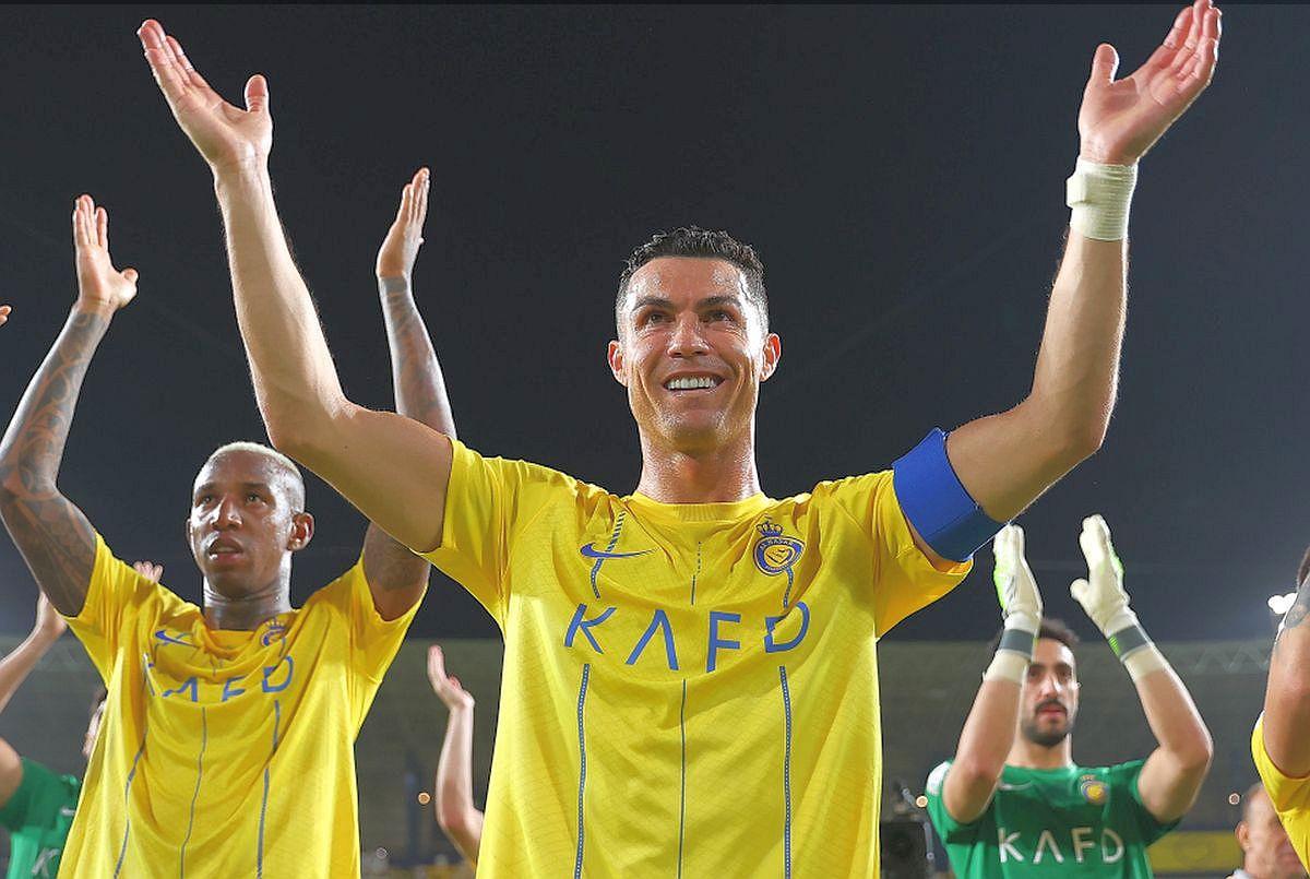 Cristiano Ronaldo, cu unghiile de la picioare vopsite
