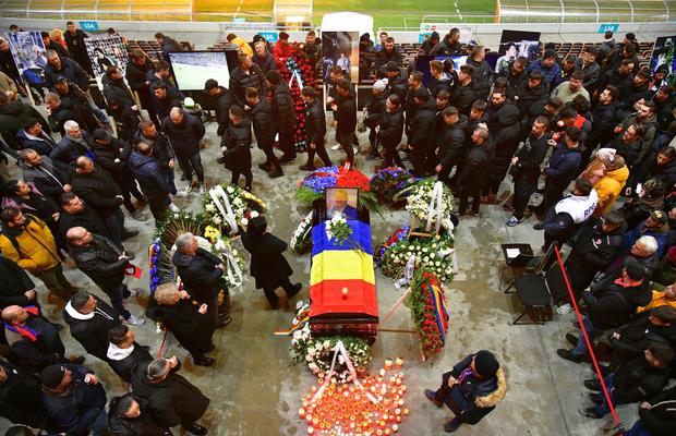 Nu vă vom uita niciodată! Printre marii sportivi care au murit în 2024 se numără Helmut Duckadam sau Gheorghe Mulțescu
