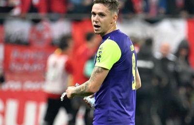 Transfer picat?! Ziariștii de peste hotare dau de pământ cu Louis Munteanu, la o zi după imaginile virale: „Imaginați-vă dacă îl luam și ne făcea faza cu tricoul”