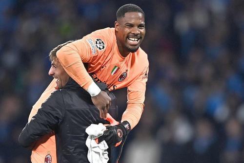 Mike Maignan intră în ultimele 6 luni de contract // Foto: Imago Images