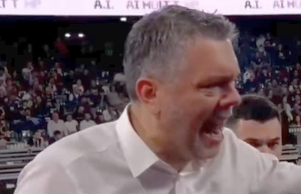 „Vă bag ****-n gură, țăranilor!” » Haos pe transmisiunea TV la meciul românilor, antrenorul a cedat nervos!